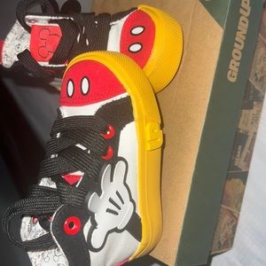 Mickey Mouse tennis shoe | 5C